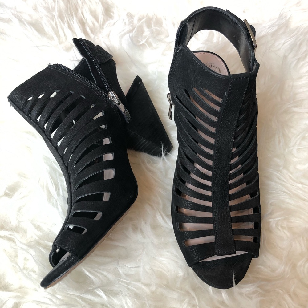 VINCE CAMUTO Caged Heel Sandal